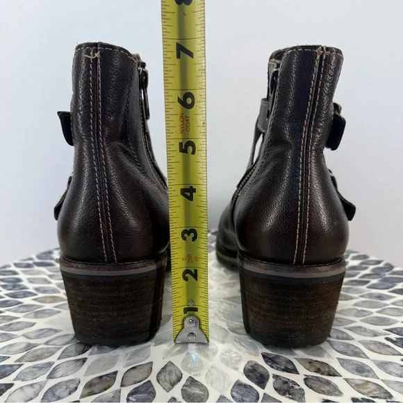 L.L.Bean Dark Brown leather Ankle Boots with Buckle Detail women’s size 8.5 - Picture 10 of 12